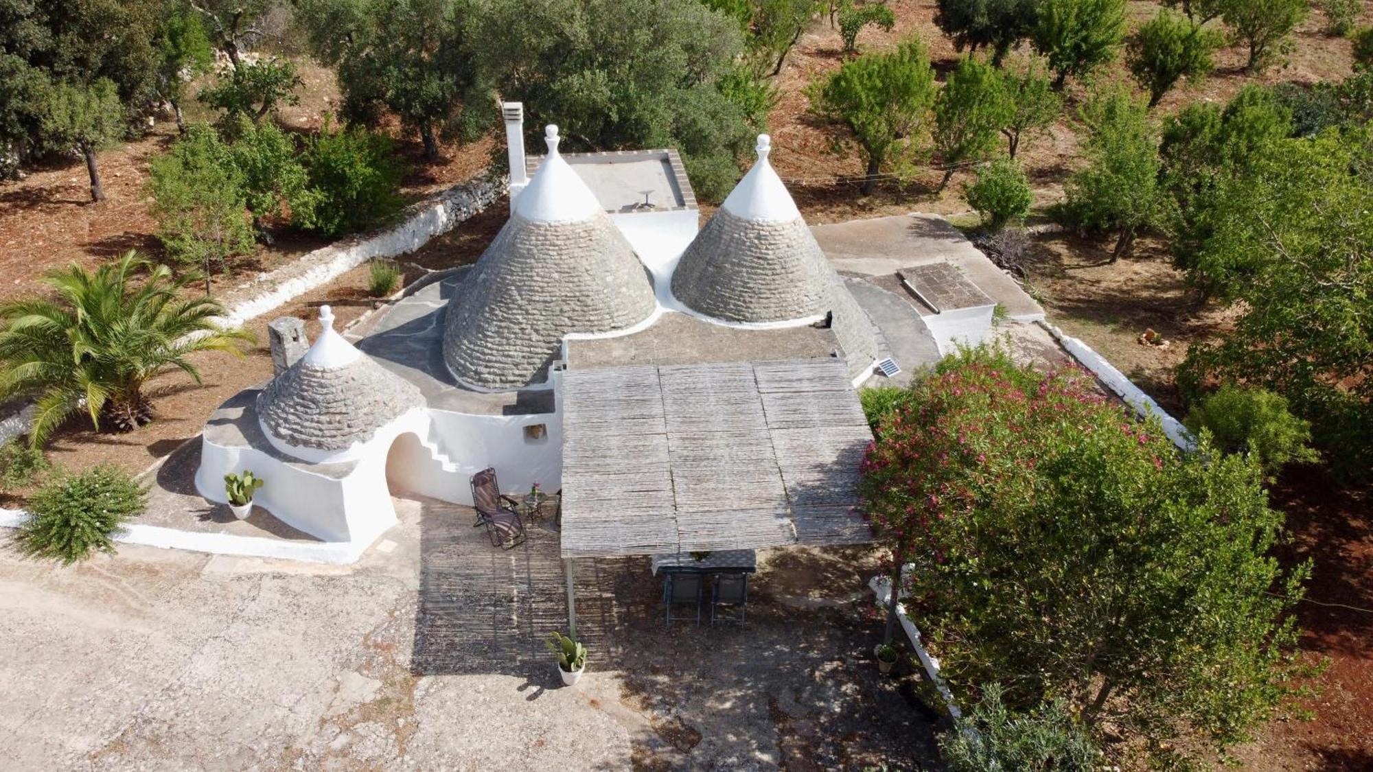 Trullo Canopo Ceglie Messapica Bagian luar foto