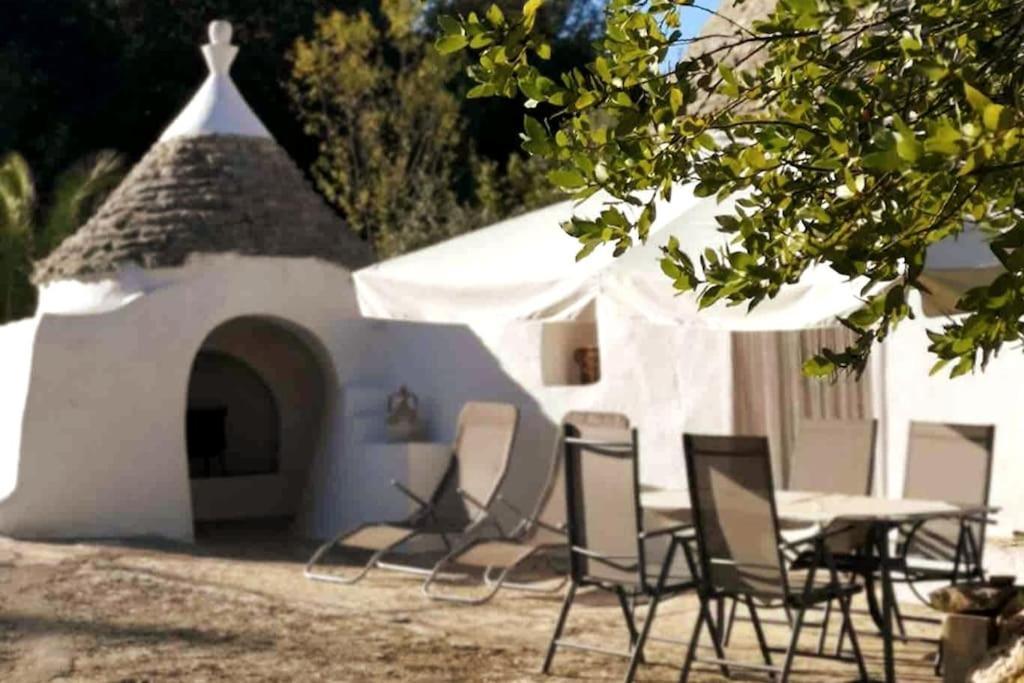 Trullo Canopo Ceglie Messapica Bagian luar foto